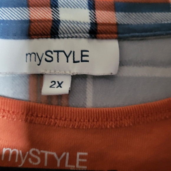 Ladies 2XL plaid long sleeve top with scoop neck layering tank - Picture 4 of 9